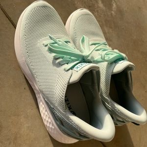 Women’s Kizik shoes